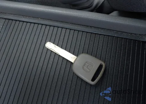 2008 Honda Civic Lx z USA, uszkodzony, nr VIN 1HGFA15558L111270